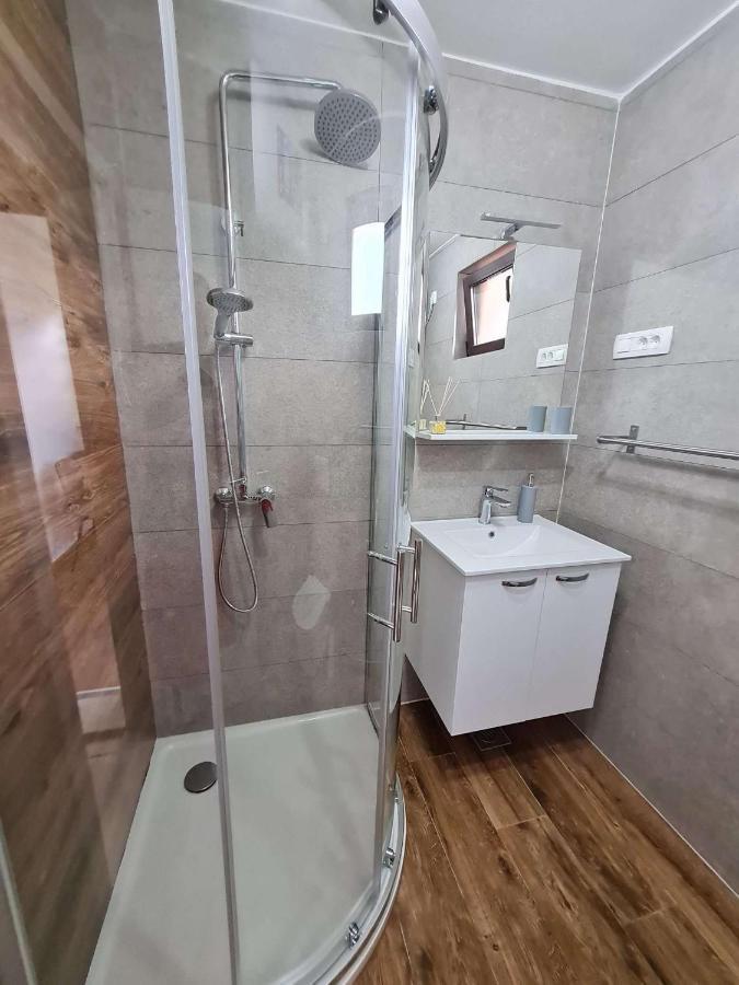 Apartmani Lovre I Zara Экстерьер фото